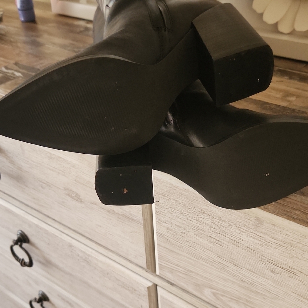 Nine West Black Knee High Boots with Sleek Silhouette - Picture 5 of 5